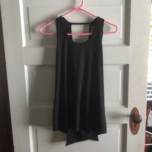 Athlete tie-back tank top